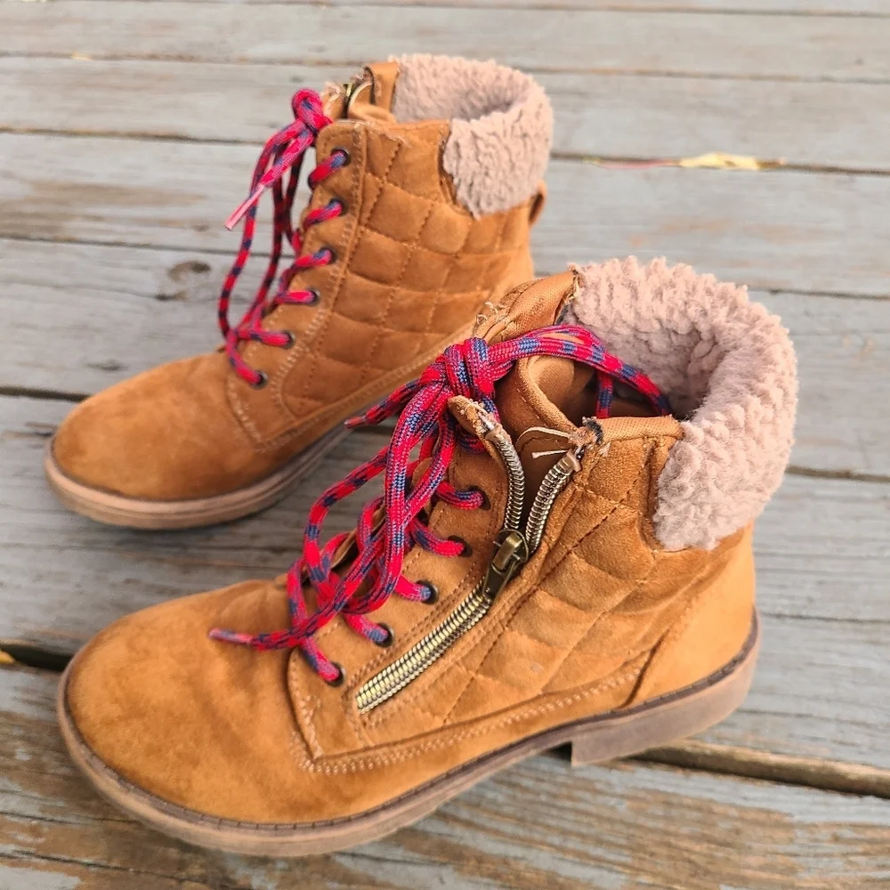 Steve Madden Hoddes Faux Fur Trimmed Boot Little Girl size 3‎